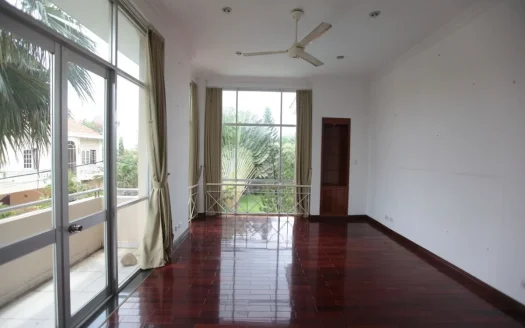ID: 130 | 4-Bedroom Villa with large garden near the river for rent