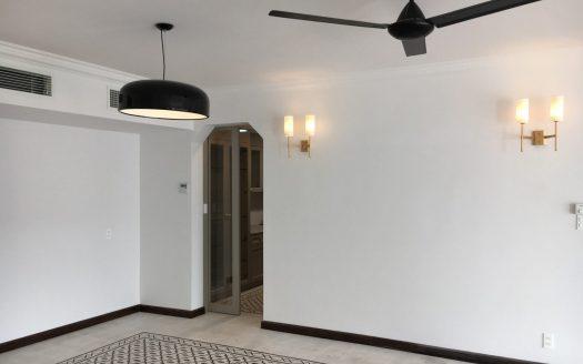 ID: 1475 | Parkland: Large 3-BR penthouse apartment for rent – 200m2