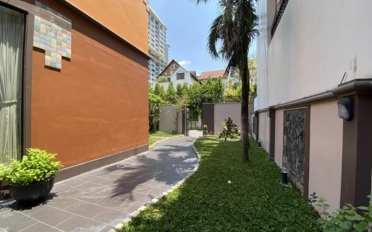 ID: 42 | Modern house near the BIS school
