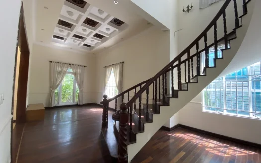ID: 768 | 5 bedroom villa for rent in Saigon