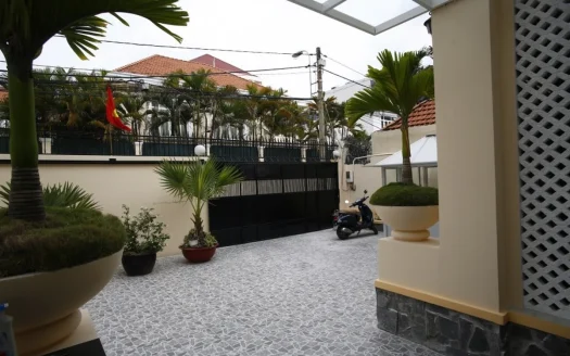 ID: 117 | Contemporary house for lease with 4 bedroom, front yard and private pool in district 2 HCMC