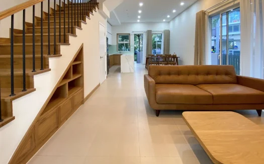 ID: 2021 | Palm Residence: Modern 3-Bedroom house for rent