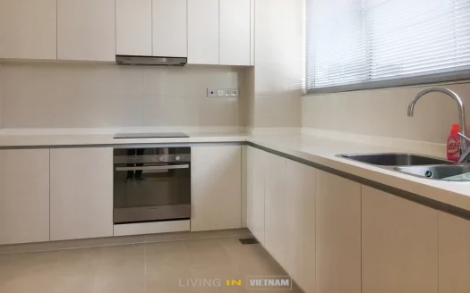 ID: 745 |  The Vista Duplex | Furnished 5-BR apt with city view for rent