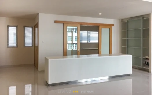 ID: 745 |  The Vista Duplex | Furnished 5-BR apt with city view for rent