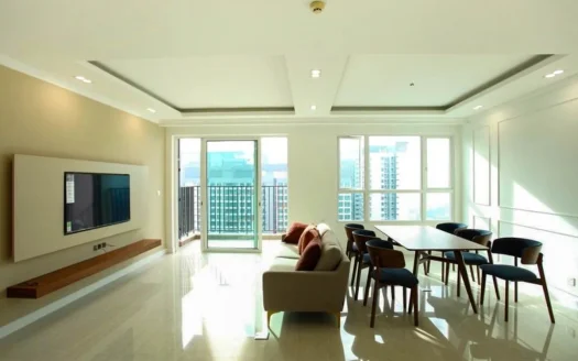 ID: 2153 | Vista Verde | Furnished 3 bedroom apt on high-floor with river view