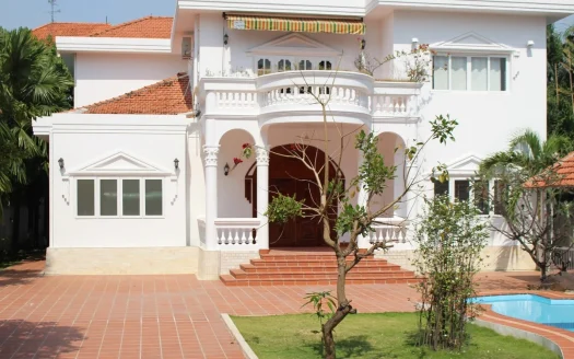 ID: 432 | French style villa with large garden for rent in Phu Nhuan compound