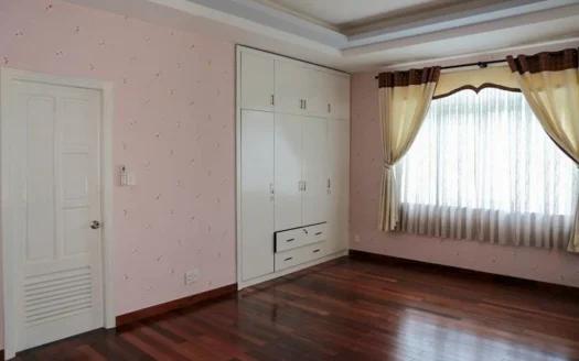 ID: 1367 | 5-BR House for rent in Saigon D2