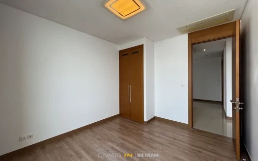 ID: 2193 | Xi Riverview Palace: Furnished 3-BR apt. for rent