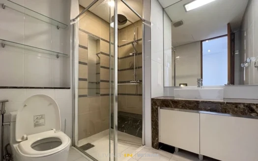 ID: 2193 | Xi Riverview Palace: Furnished 3-BR apt. for rent