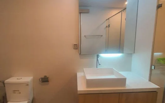 ID: 2220 | Tropic Garden | Contemporary 3-BR apt