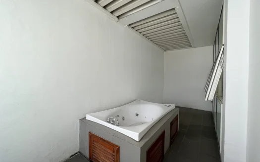 ID: 419 | The Estella | Large 4BR penthouse for rent