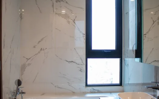ID: 2285 | d’Edge | Furnished 3 BR apt. for rent on low-floor (142m2)