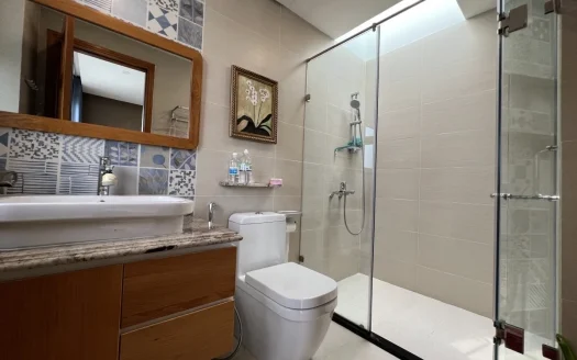 ID: 2216 | Looking for a spacious and comfortable house that can accommodate your whole family?