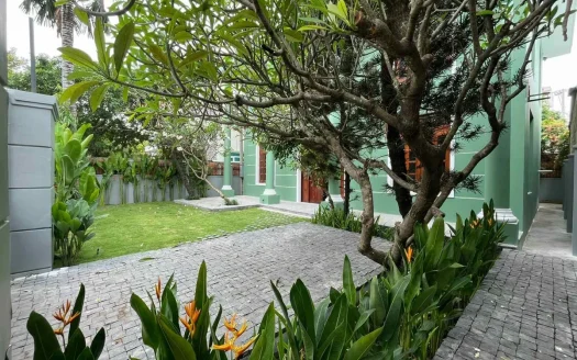 ID: 2300 | House with garden for rent near Vinh Phuc City