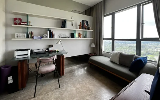 ID: 2367 | Palm Heights | Unique interior, cool designer apt