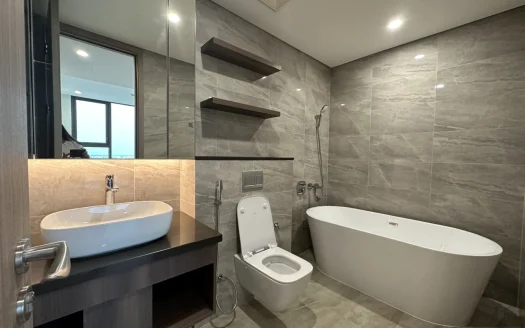 ID: 2375 | Luxury 3-Bedroom Unfurnished Apartment on 10th floor at Thao Dien Green