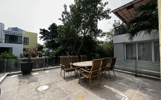 ID: 1040 | Luxurious 3-Story House with Small Garden in Saigon | Comfortable Living