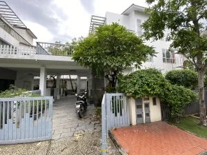 Houses for Rent in Ho Chi Minh City | Compound & Villa Guide 2026 2 Villa Riviera Pool Area