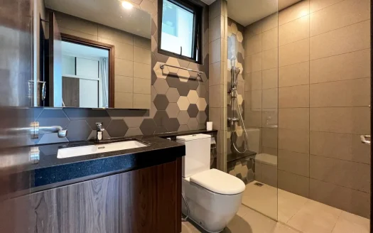 ID: 2439 | d’Edge | 3BR apartment on high-floor with river view