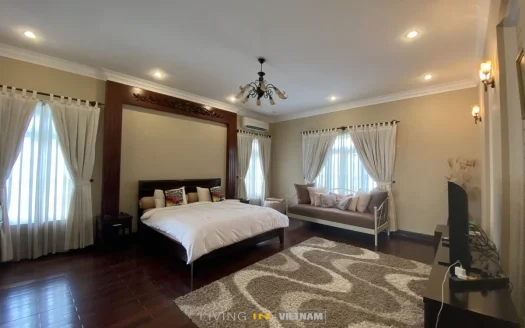 ID: 970 | Large house with garden and pool for rent