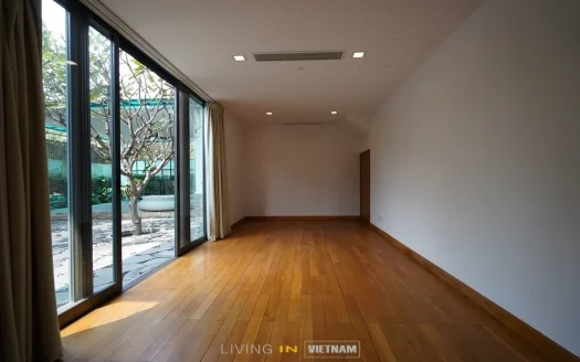ID: 1817 | Unique house in Saigon | 4 bedrooms, 3 floors