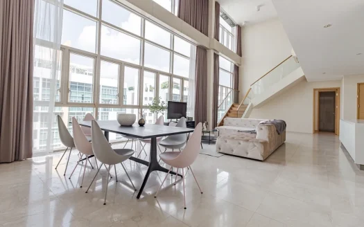ID: 1861 |  The Vista Duplex | Unfurnished 5-BR apt with city view for rent