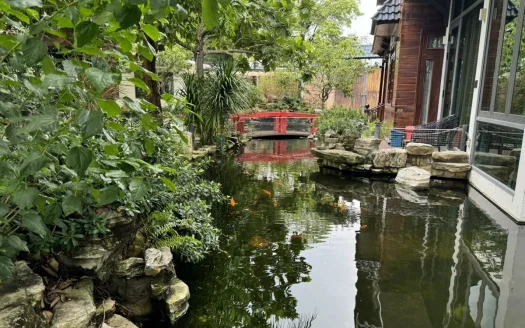 ID: 2469 | Riverfront house for rent in district 9