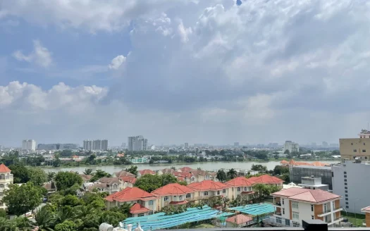 ID: 2200 | 3-BR penthouse apartment with terrace in District 2