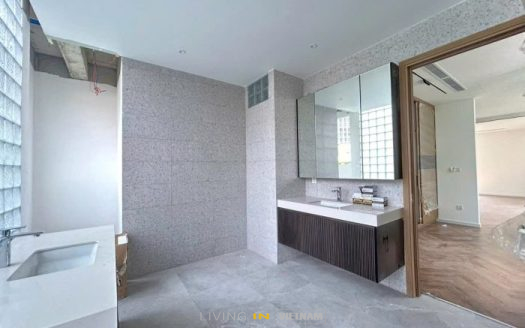 ID: 2610 | Modern 4-Bedroom house for rent with large yard and pool near ISHCMC