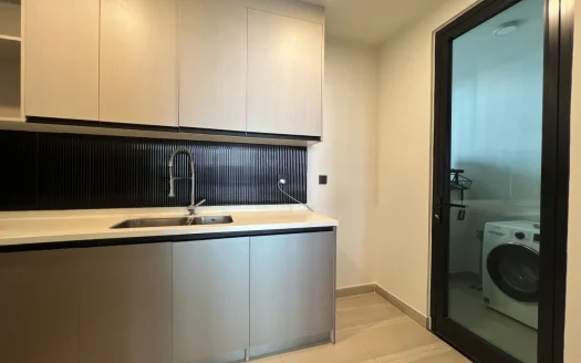 ID: 2632 | d’Edge | 3BR apartment on mid-floor with river view