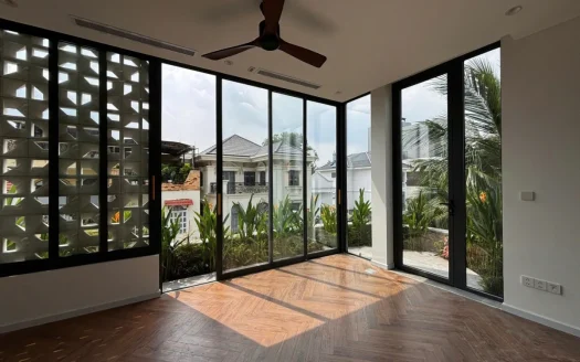 ID: 2610 | Modern 4-Bedroom house for rent with large yard and pool near ISHCMC