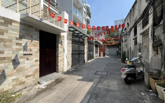 ID: 1369 | Elegant House for Rent in the Heart of Ho Chi Minh City’s District 1