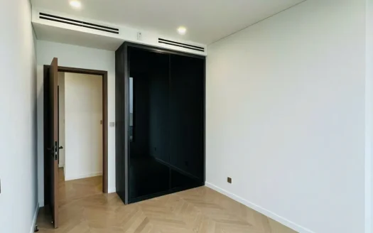 ID: 2758 | Lumiere Riverside | Unfurnished 3-Bedroom apt. in East tower for rent