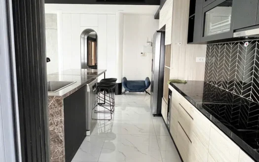 ID: 2736 | 3BR Smart Apartment for Rent Palm Heights