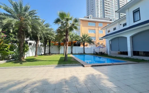 ID: 1009 | Villa with large garden for rent in Thao Dien compound